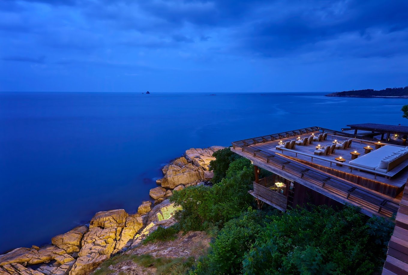 Dining on the Rocks